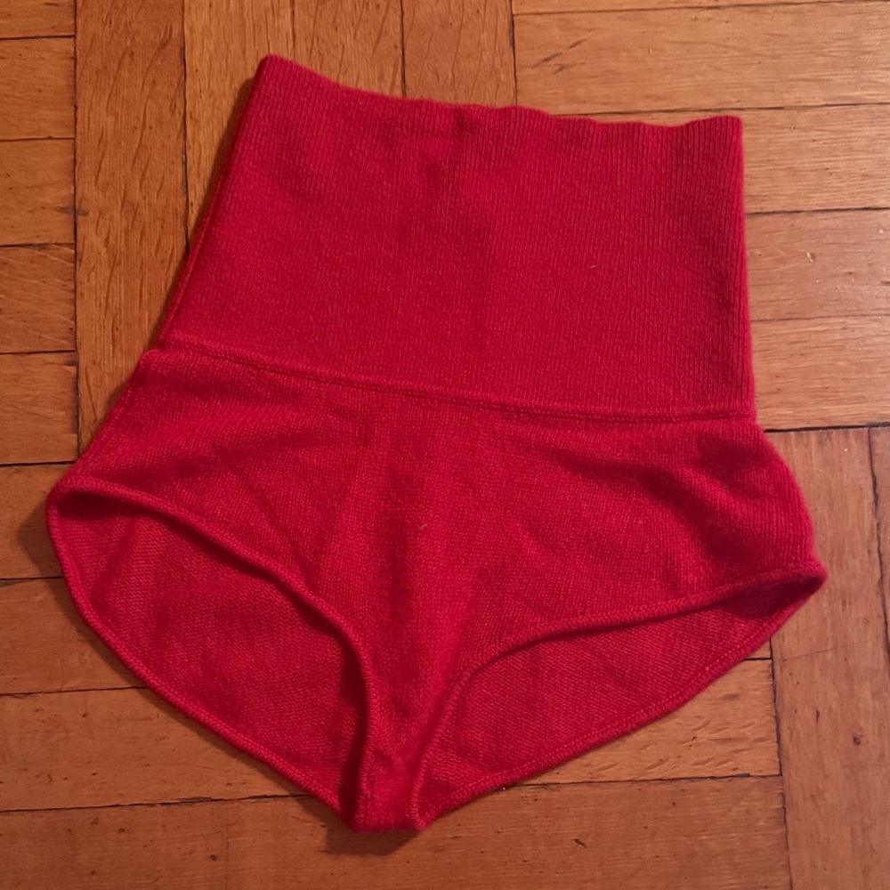 High-Waisted Red Khaite Cashmere Shorts